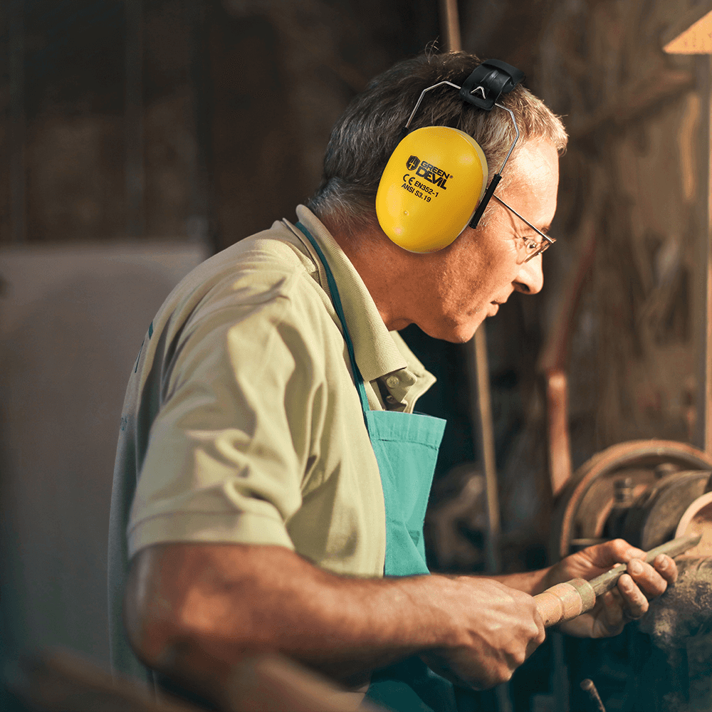 Green Devil Safety Earmuffs help you keep away from the damage of the noise caused by the environment and machine.
